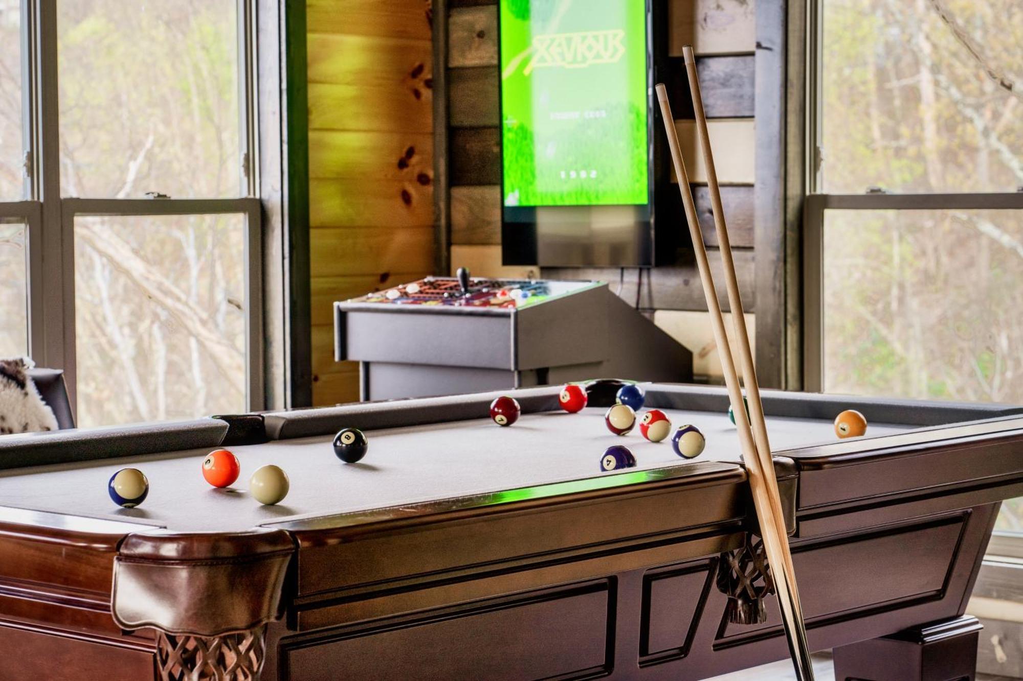 Mountainscape - Brand New Cabin W Views - Hottub - Firetable - Ps5 - Pooltable - 3 Pools Gatlinburg Extérieur photo
